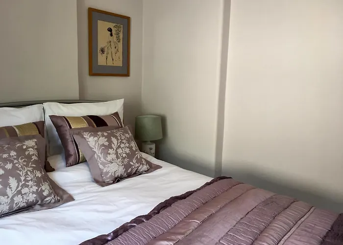 Luxury 2 Bed Apartment With Free Parking